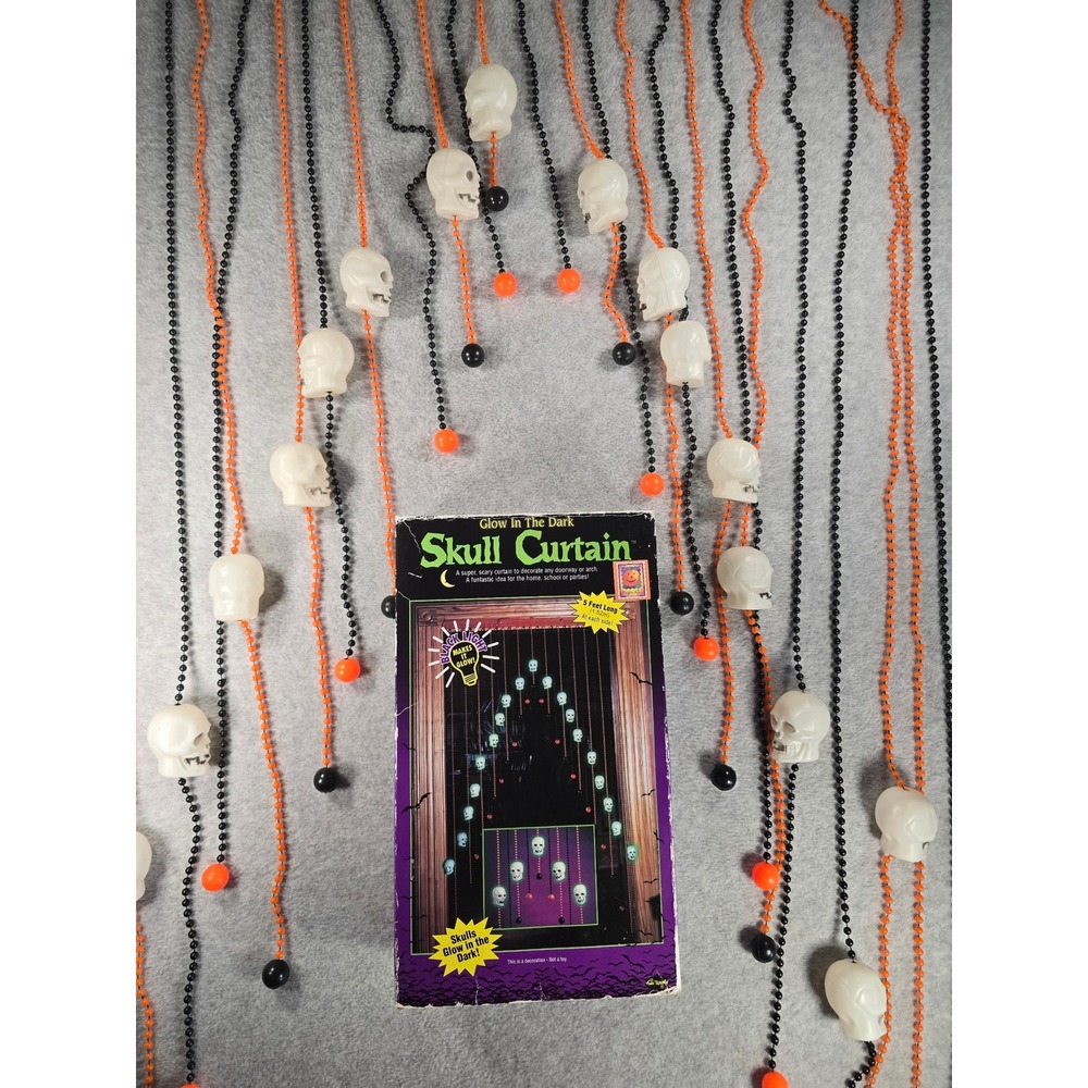 Vintage Fun World Beaded Skull Curtain Glow InThe Dark Spooky Door Hanging Party